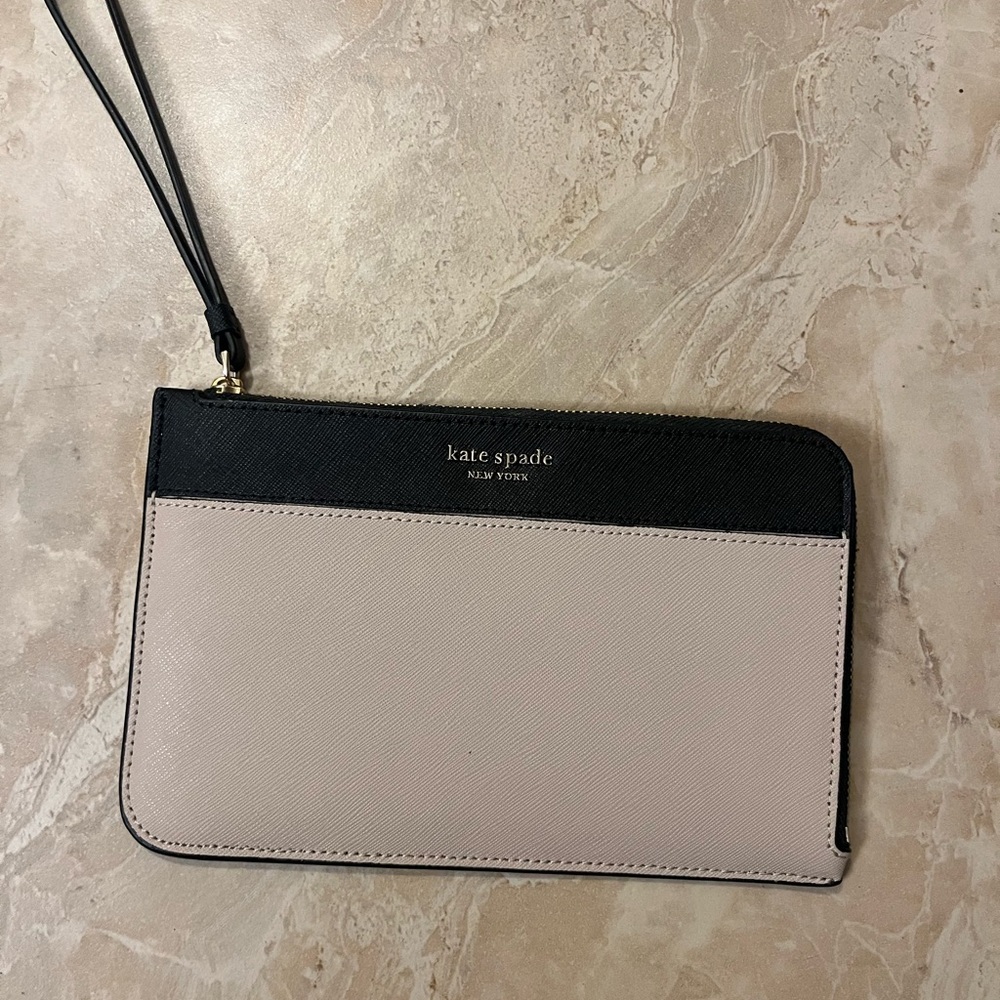 Kate Spade Black and Cream Wristlet Excellent Condition (never used)